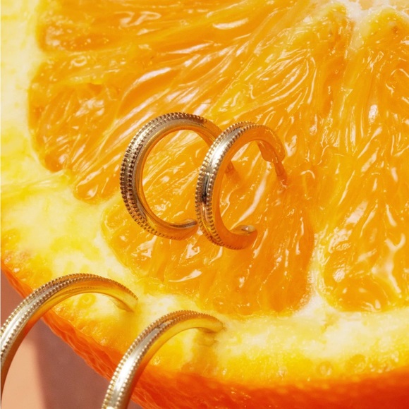 Aurate Gold Deco Milgrain Huggie Earrings 14k Yellow Gold - Picture 4 of 7